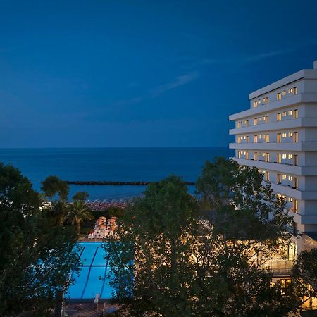 Serena Majestic Hotel Residence Montesilvano Marina Exterior foto