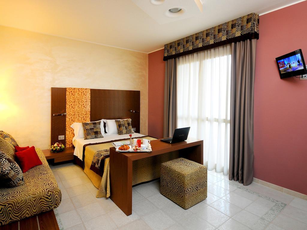 Serena Majestic Hotel Residence Montesilvano Marina Exterior foto