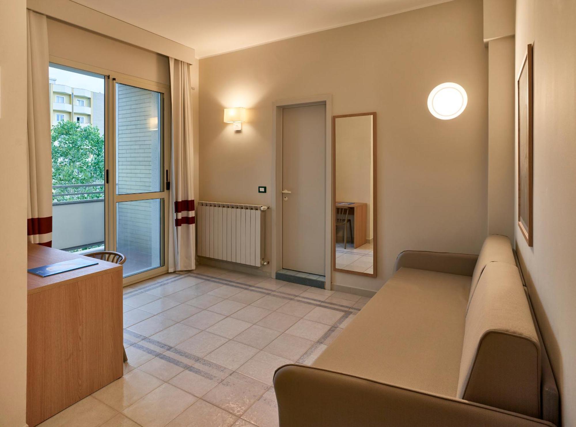 Serena Majestic Hotel Residence Montesilvano Marina Habitación foto